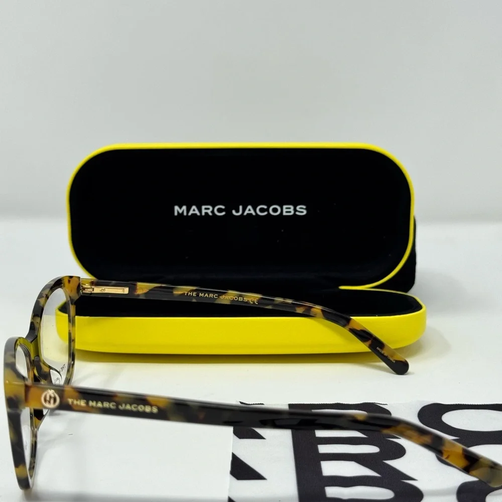 Marc Jacobs embrace your